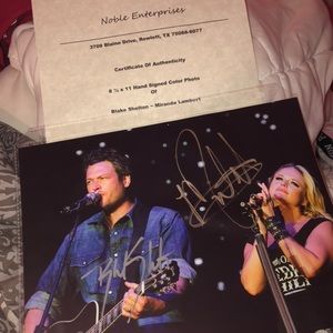 Miranda Lambert and Blake Shelton autograph